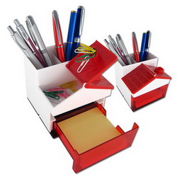 Канцелярский набор Дом: подставка для ручек, 2 отделения для скрепок, бумажный блок, красный
