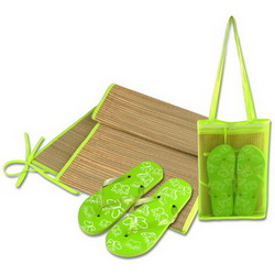 Набор пляжный: коврик из соломки и шлепанцы в сумке, зеленый