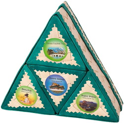 Подарочный набор зеленого крупнолистового чая в треугольной бамбуковой упаковке с крышкой, 4 вида по 10 г: 