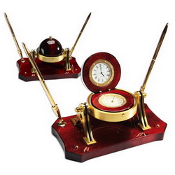 Настольный набор Шар с часами, термометром и двумя ручками, дерево,металл,стекло,бордовый