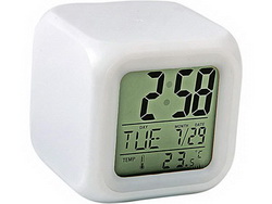 Часы-термометр-дата с меняющей цвет подсветкой, пластик