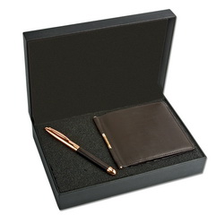 Портмоне путешественника и ручка шариковая, кожзам, металл, в подарочной коробке, цвет коричневый