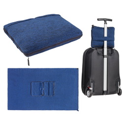 Дорожный плед, 280 г/кв. метр в сложенном виде используется как подушка, внутренняя сторона с начесом, можно закрепить на чемодане, рюкзаке или сумке, имеетс пуговица для фиксации во время сна, полиэстр