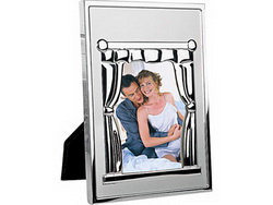 Рамка для фото в виде окна со шторами 10х15 см, металл серебристый