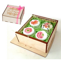 Подарочный набор "Восторг" в деревянной коробке: 4 баночки по 100мл крем-меда или варенья по выбору заказчика