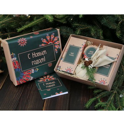 Набор "Год мечты": бальзам витаминный, 200мл, чай травяной, 50г, мед цветочный, 120г, новогодний шар, открытка в подарочной коробке