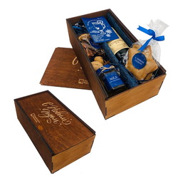 Подарочный набор для глинтвейна "Уютное тепло" в деревянной коробке: игристый напиток, имбирное натуральное печенье, банка меда 200мл, набор специй