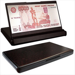 Плакетка-подставка 5000 рублей с металлической накладкой в виде купюры, дерево, металл, коричневый