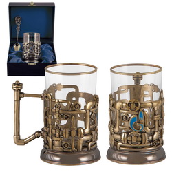 Чайный набор в подарочной коробке из дерева, обтянутой бумвинилом: подстаканник с символикой Газпрома, тонкостенный стакан, 250 мл и ложка, художественное литье, латунь, стекло, эмаль