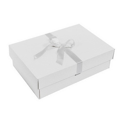 Подарочная коробка с атласной лентой (ширина 2,5 см), микрогофрокартон