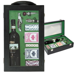 Винный набор с местом под бутылку, штопором, воронкой, пробкой, металл, и игрой в покер в кейсе из искусственной кожи.