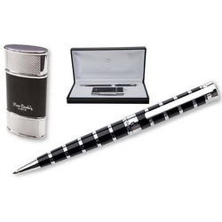 Подарочный набор Pierre Cardin : шариковая ручка, латунь, лак и турбо зажигалка, сплав цинка, хромированное покрытие и лак.