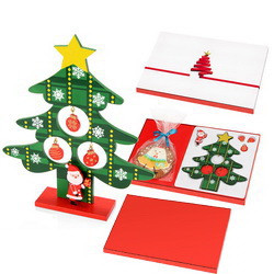 Новогодний набор с пряником-петушком и деревянной елочкой в комплекте с игрушками в подарочной упаковке, картон, пластик, дерево