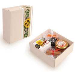 Набор "Солнечное утро" в подарочной коробке: чай ромашковый, 25 г, десерт Goldenmix, облепиха с яблоком, 130 г, ядро подсолнечника в какао, 50 г, корица, 30 г